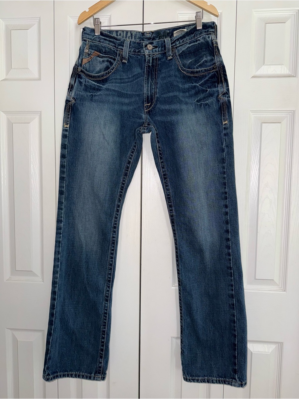 Ariat slim straight jean size 33/L36